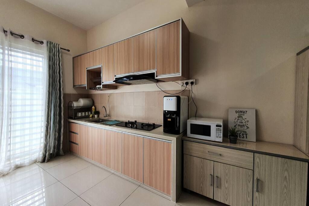 3Storey House 13Pax Family Suite บายันเลอปาส ภายนอก รูปภาพ