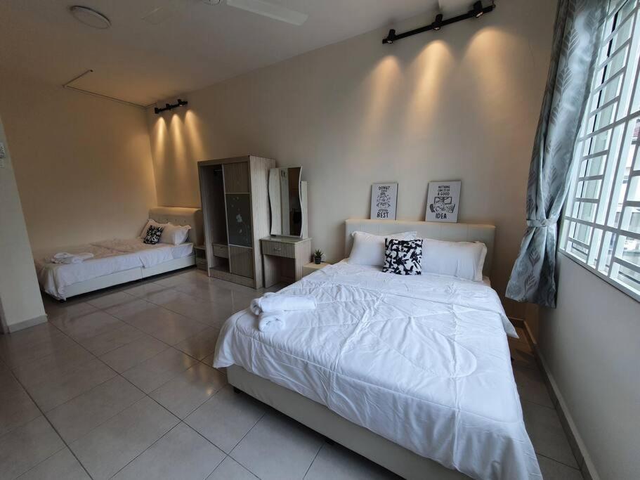 3Storey House 13Pax Family Suite บายันเลอปาส ภายนอก รูปภาพ